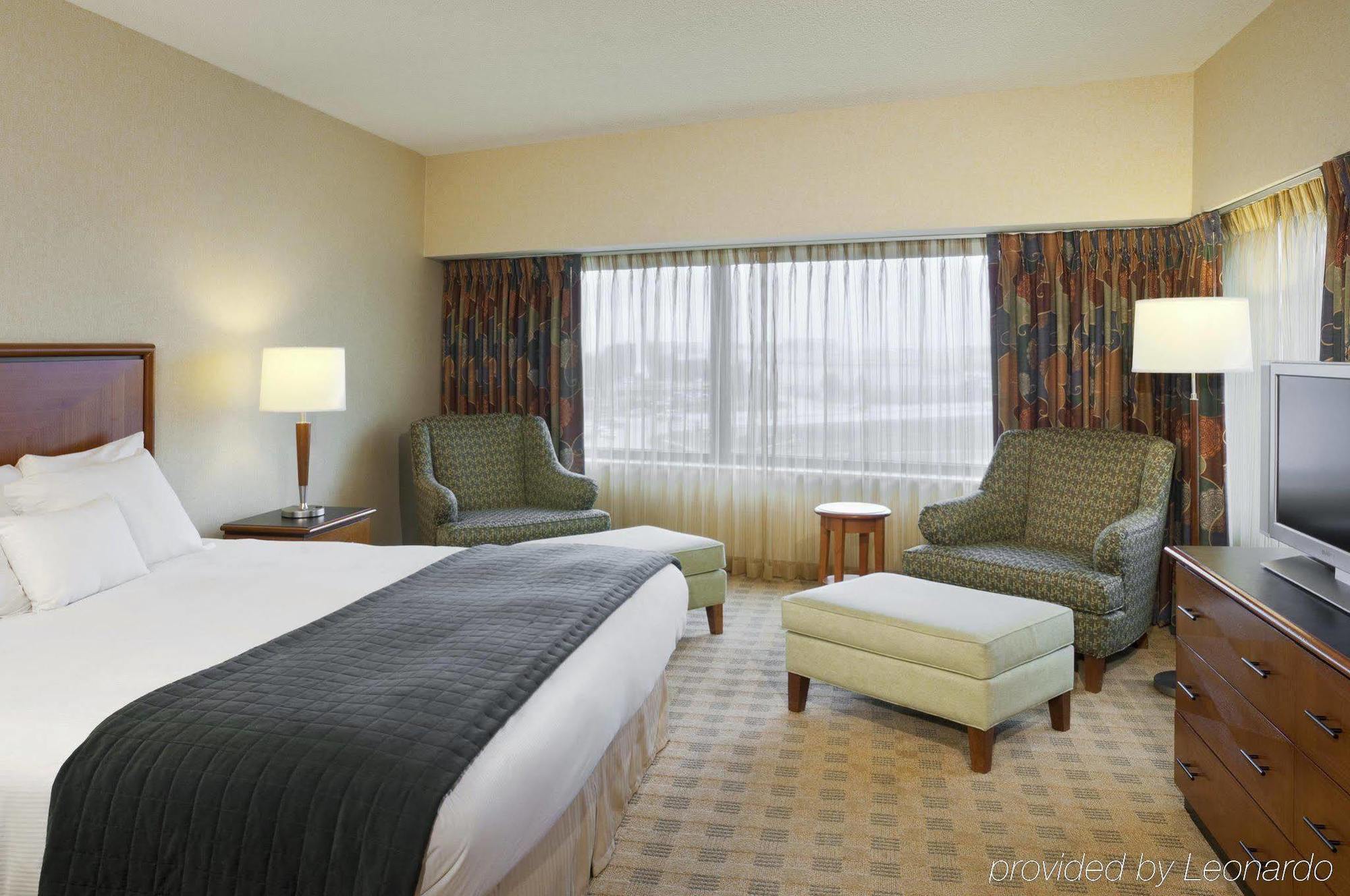 Doubletree Suites By Hilton Hotel & Conference Center Chicago-דאונרס גרוב חדר תמונה
